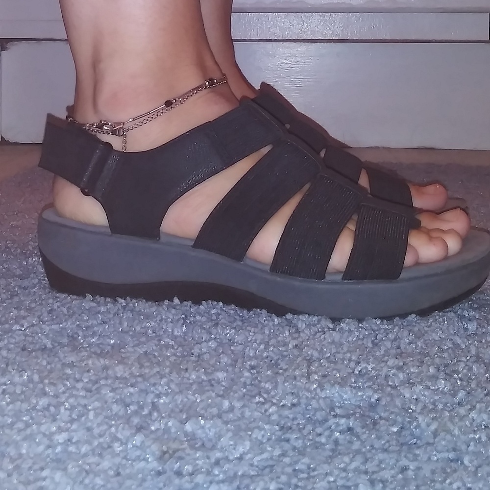 6.5W "Clark's" womens black sandal